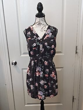 Maurices Black Floral V‑Neck Midi Dress